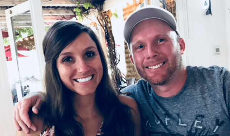 Семейная пара, муж и жена, убийство, отравление, писательница, авторка книги, семья,