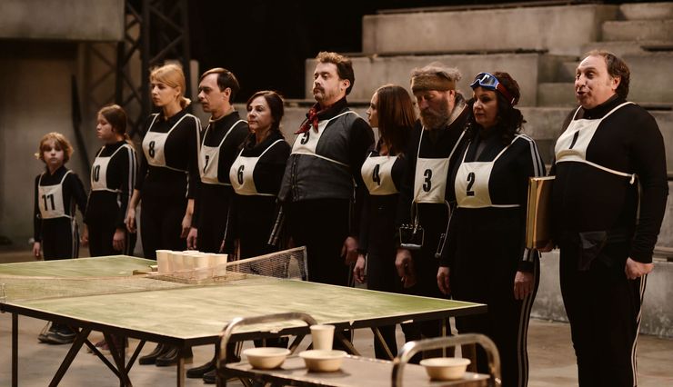 кадр из фильма "Номера", построение, Олег Сенцов