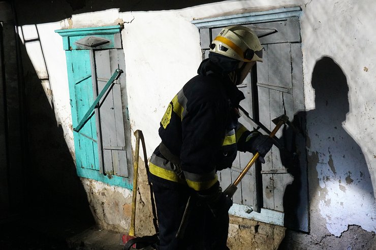 пожар, спасатели, тушение огня, огонь, пожарники