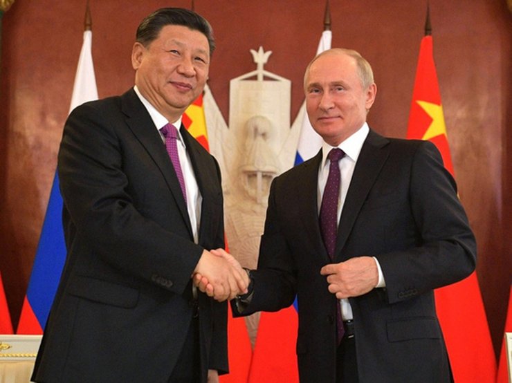 Китай крайне редко соглашается на двусторонние стратегические заявления, предпочитая солировать.Все-таки, Поднебесная. Но в случае России Пекин согласился на дуэт.