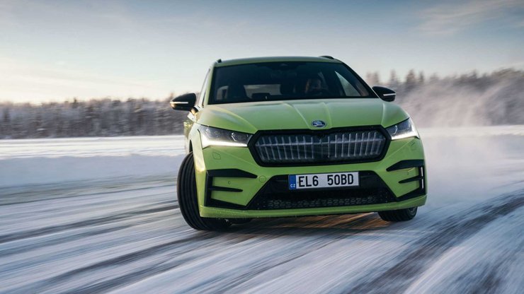 Skoda Enyaq зимой