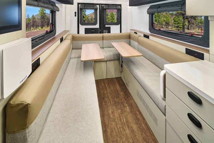 Салон Winnebago Arka