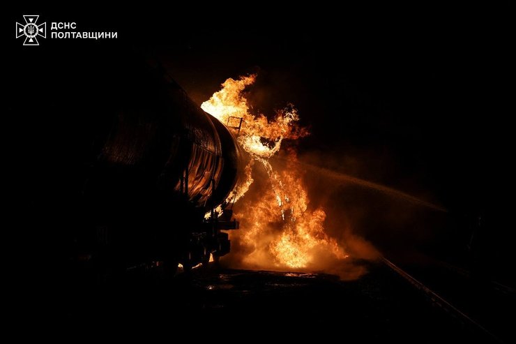 Пожежа після атаки на Кременчуцький район