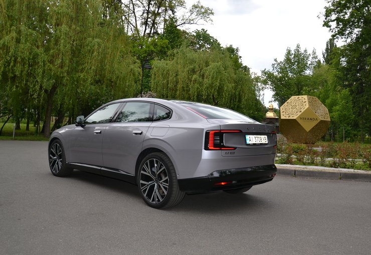 Volvo ES90