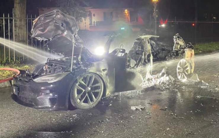 Tesla Model S Plaid, сгоревший электромобиль