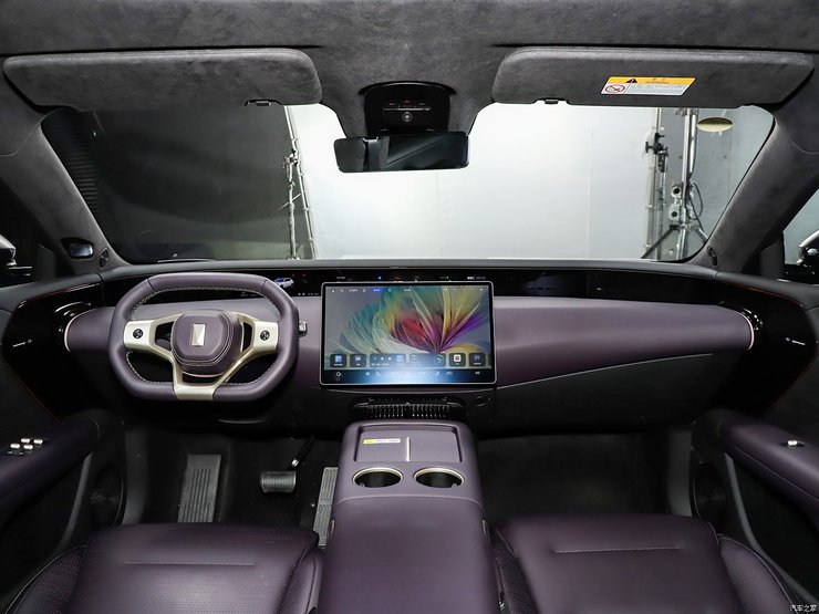 салон Huawei Avatr 07, кросовер Avatr,  Huawei Avatr