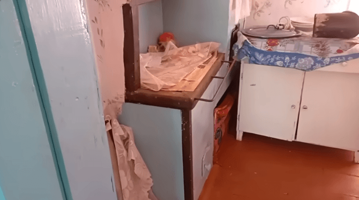 Огляд хати в селі, кухня
