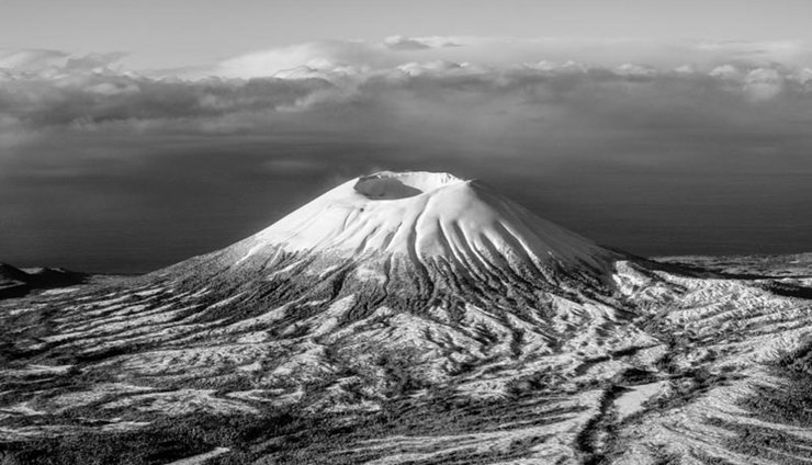 Вулкан Еджкумб, Аляска, найкращий розіграш в історії, виверження вулкана, першоквітневий жарт, пробудження вулкана, налякані жителі