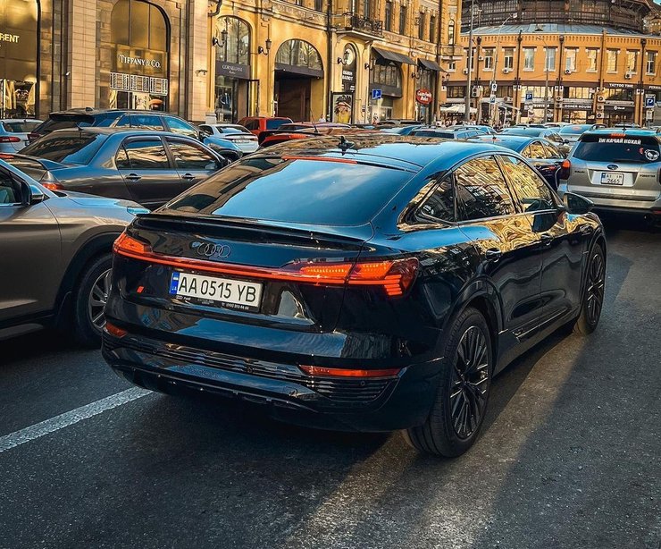 Audi Q8 Sportback e-tron, новый Audi Q8, электромобиль Audi, кроссовер Audi