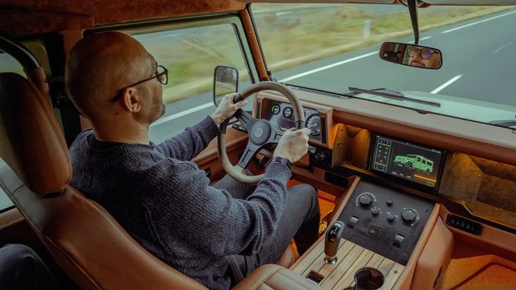 салон Land Rover Defender