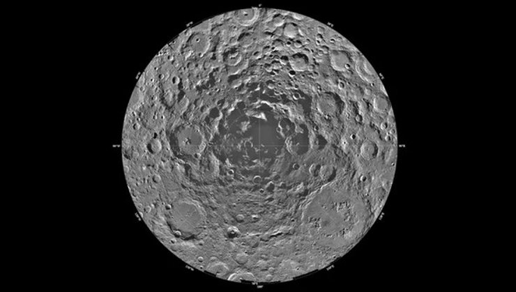 Місяць південний полюс