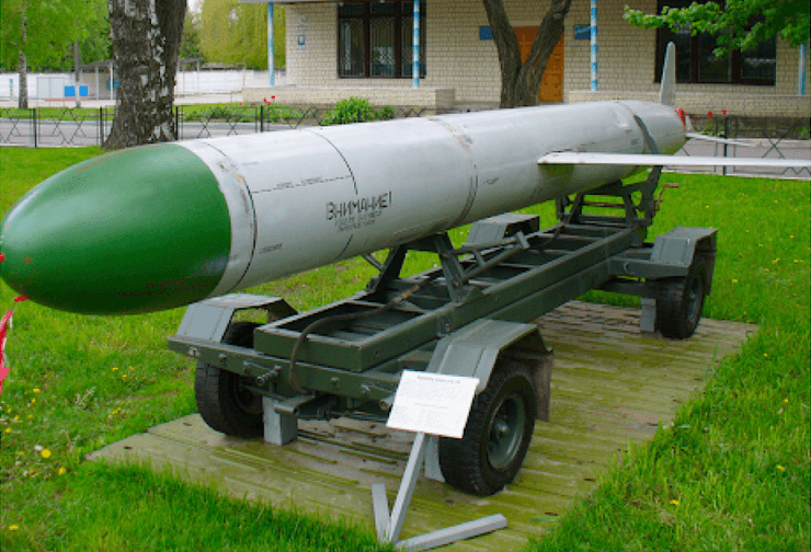 Смоленск, авиазавод, ракета