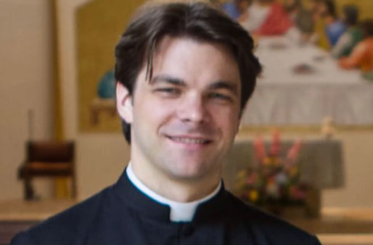 Священник соблазнил школьницу, женитьба служителя церкви со своей ученицей, истории любви, США, церковь, Италия