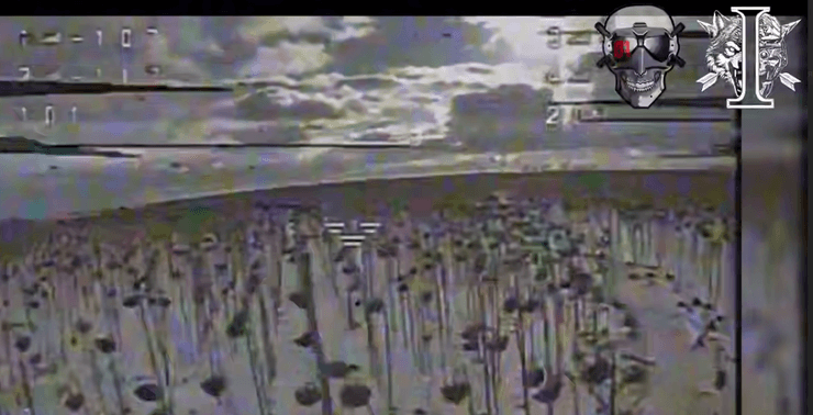 Дрон ВСУ меняет высоту