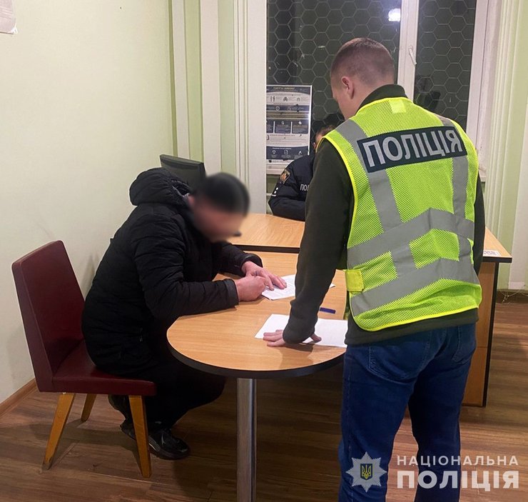 Полиция, кража в морге, обручальное кольцо, кража, погибший боец, подозрения, фото