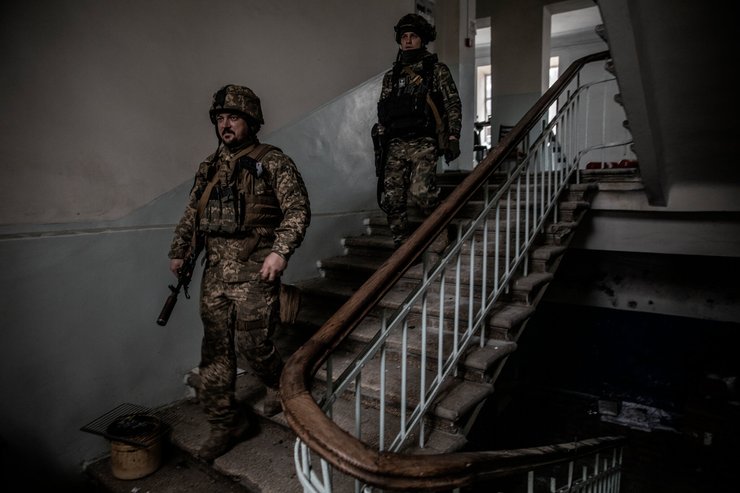 Українські військові у Бахмуті