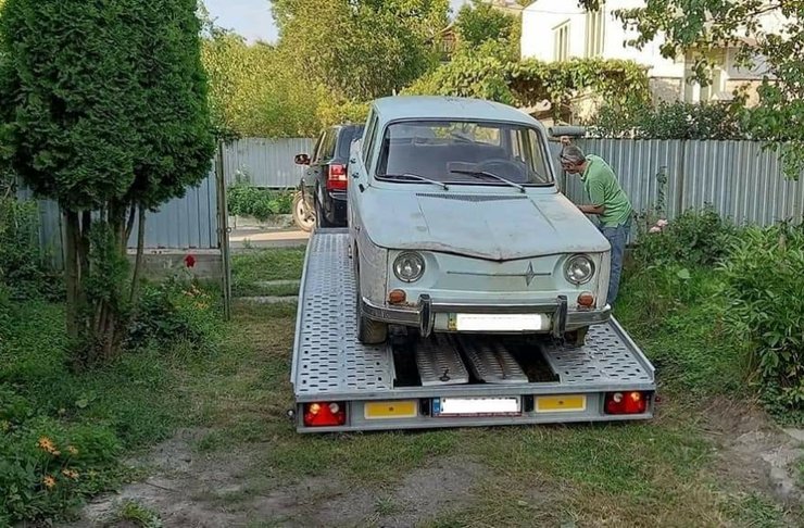 Renault R8, Renault 8, Renault 8 в Україні, старий Renault, седан Renault