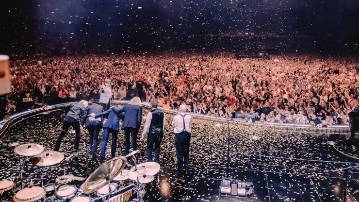 Элтон Джон и его музыканты Фото: БЕН ГИБСОН/ROCKET ENTERTAINMENT