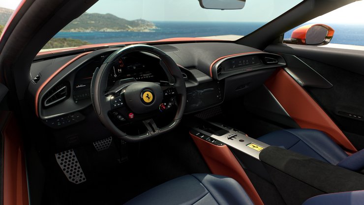 Салон Ferrari Amalfi Spider
