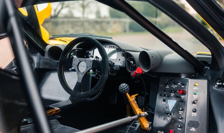 Салон McLaren F1