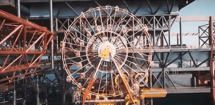 Парк развлечений посреди моря, американские горки, тематический парк, нефтяная вышка, платформа в море, посреди моря, проект