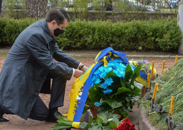 Дмитрий Разумков, Руслан Стефанчук, Верховная Рада, авария на чаэс, возложение цветов