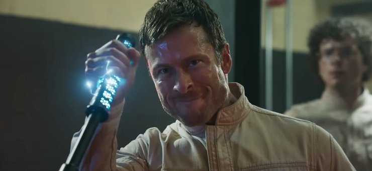 людина, що біжить, Ґленн Пауелл