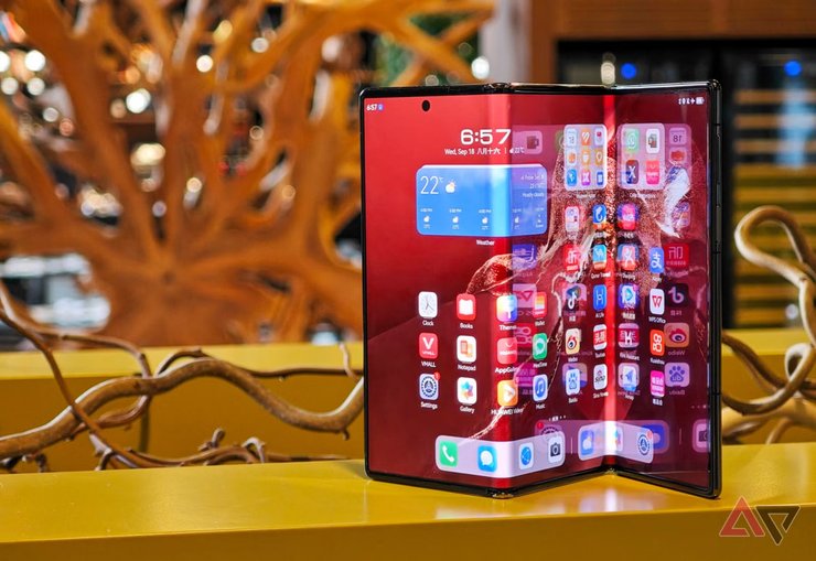 Складной смартфон Galaxy Z TriFold Galaxy Z TriFold