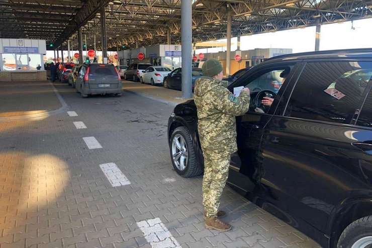 очереди на границе, растаможка авто, бесплатная растаможка авто, автомобили из Европы, авто на еврономерах, б/у авто