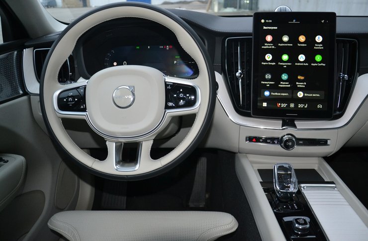 Салон Volvo XC60 2026