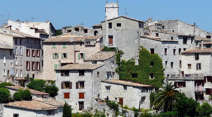 Місто у Франції, комуна Турретт, мільйонер залишив усі свої статки рідному місту, останнє прохання, будинки в горах, Лазурний берег
