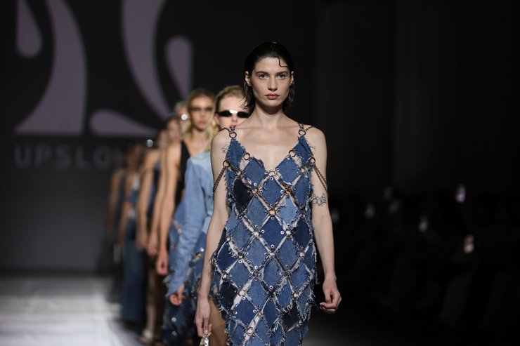 Показ TONiA UPSLOWUSE SS25