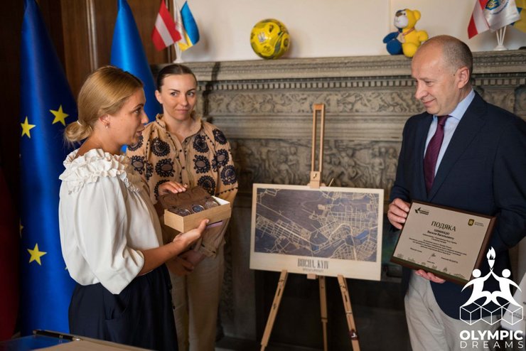 Депутат Ирпенского городского совета и майор ВСУ Елена Павлова, заместитель Бучанского городского головы по гуманитарным вопросам, генеральный секретарь проекта Olympic Dreams Александра Старкова, Чрезвычайный и Полномочный Посол Украины в Республике Австрия Василий Химинец