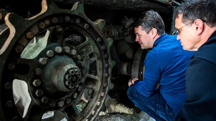 ремонт техники, вооружения для ВСУ