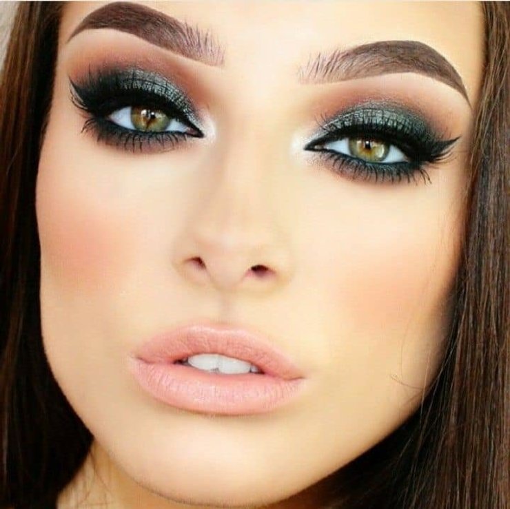 Новогодний макияж для зеленых глаз 2021