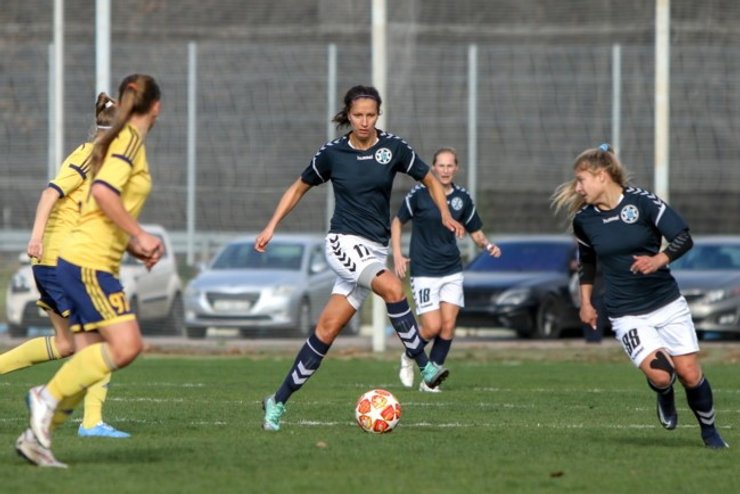 Дарья Апанащенко, Лучшая футболистка, Футбол, Харьковчанка, Жилстрой-1, Надежда Кунина, Яна Калинина