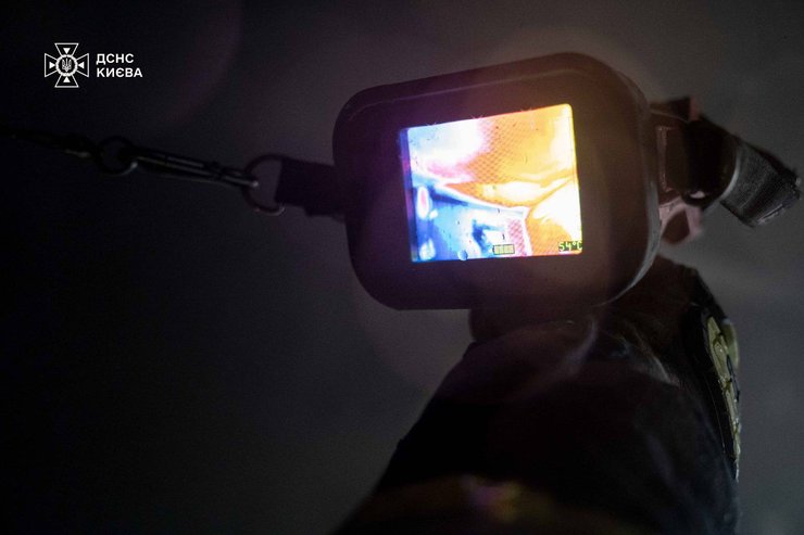 Пожар в отеле Дніпро на Хрещатике в Киеве