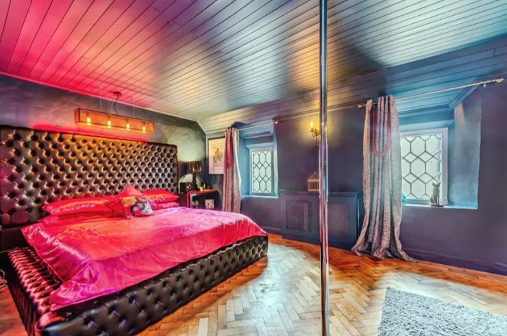 Кімната на першому поверсі