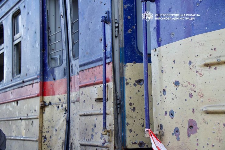 фото вагону електрички у Дніпрі після удару РФ 29 жовтня