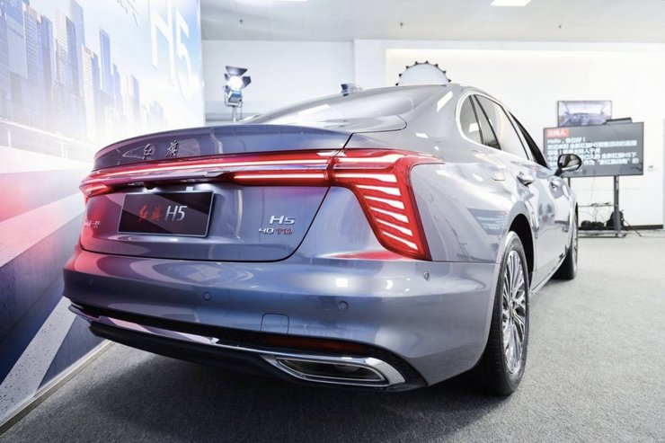 FAW Hongqi, Hongqi H5, китайські автомобілі, китайський седан, Hongqi H5 2022, новий Hongqi H5