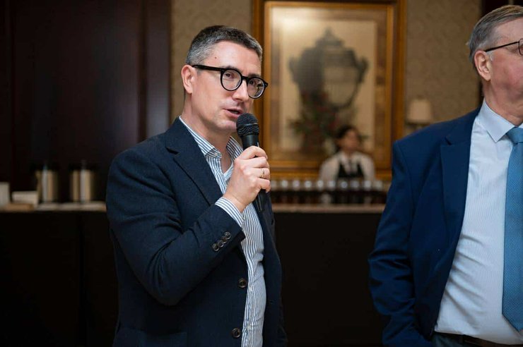 Глеб Вышлинский: "Если мы не инвестируем в развитие бизнеса, в новые технологии, в физический капитал, который позволяет людям работать более эффективно, то мы выбрасываем этот человеческий капитал на помойку"