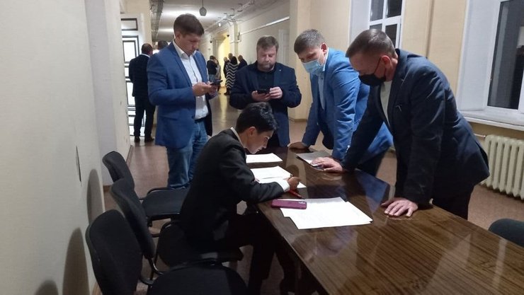 Депутати Запорізької міськради підтримали відставку мера Володимира Буряка