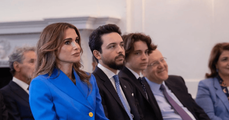 Королева Рания с сыновьями