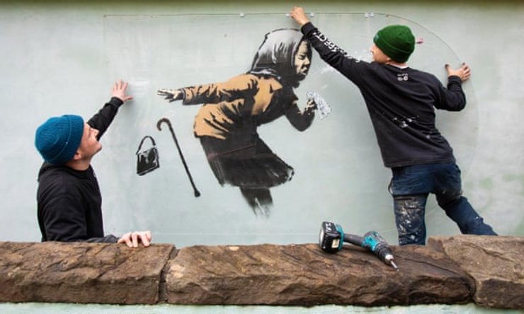 бэнкси, старушка, граффити, бристоль