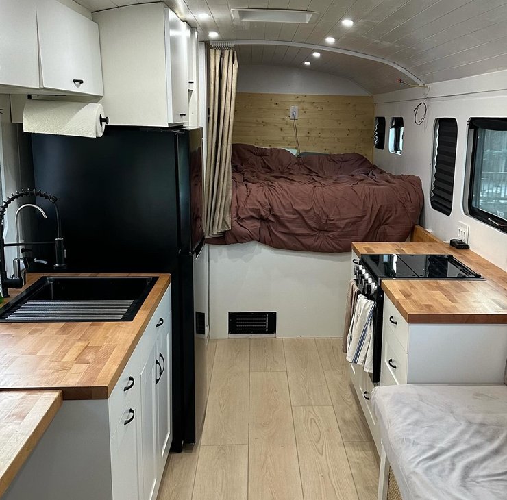 дом на колесах интерьер, Caterpillar C7, дом на колесах, автодом Caterpillar C7