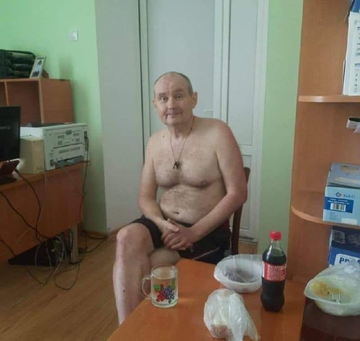 Экс-судья Николай Чаус в трусах