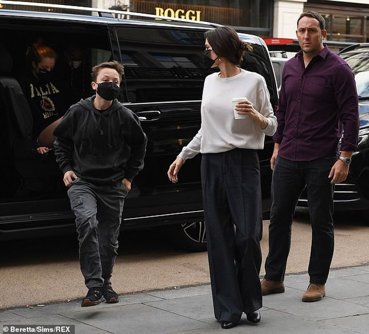 анджеліна джолі, захара, анджеліна джолі діти, нокс