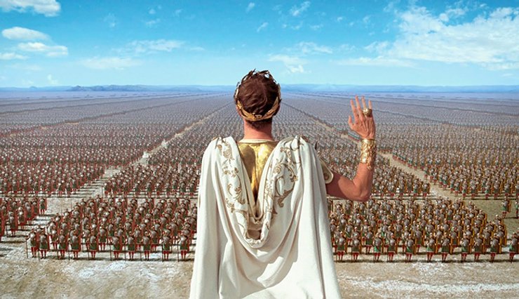 Юлій Цезар наказав скласти календар згідно з сонячними циклами. Новий рік припав на 1 січня