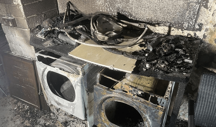 Пожар, огонь, сушилка, стиральная машина, сгоревшая комната