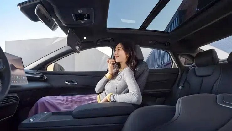 салон BYD Linghui